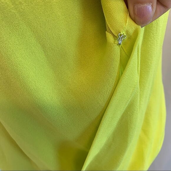 ARITZIA Babaton Harper silk blouse Sz XS 🔥 - Picture 6 of 11